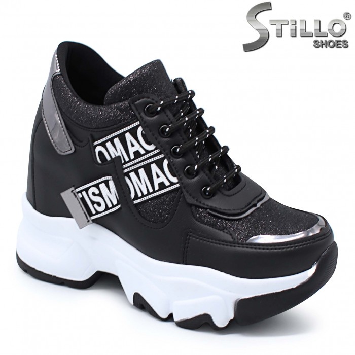 Sneakers dama inscripţii şi brocart pe platforma – 38660 Sneakers dama inscripţii şi brocart pe platforma – 38660