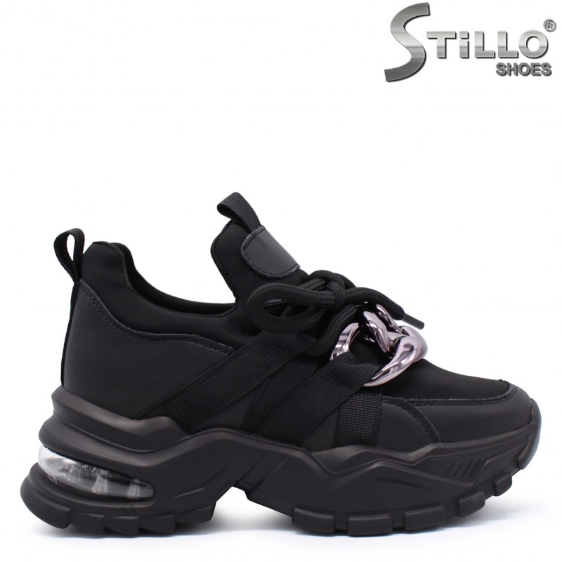 Sneakers pe o platformă cu lanțisor – 38685