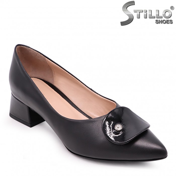 Pantofi eleganti din piele naturala cu un accesoriu de moda – 42734